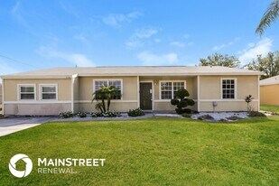 3182 SE East Blackwell Dr in Port St. Lucie, FL - Building Photo