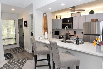 1716 Glenhouse Dr, Unit GL421 in Sarasota, FL - Building Photo - Building Photo