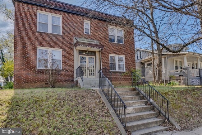 3806 39th St, Unit 3 in Brentwood, MD - Foto de edificio - Building Photo