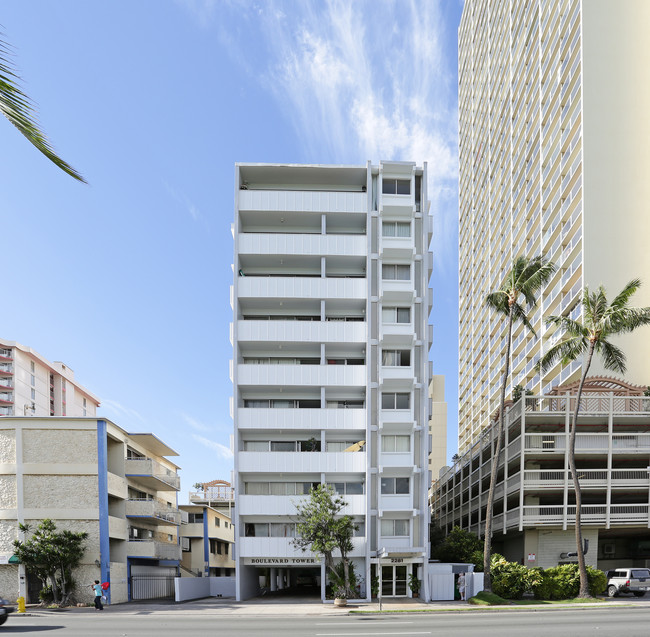 Boulevard Tower in Honolulu, HI - Building Photo - Building Photo