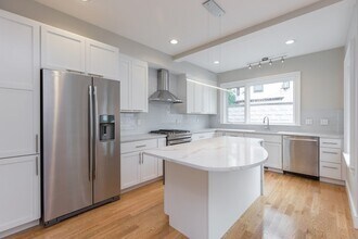 293 Broadway in Cambridge, MA - Building Photo - Building Photo