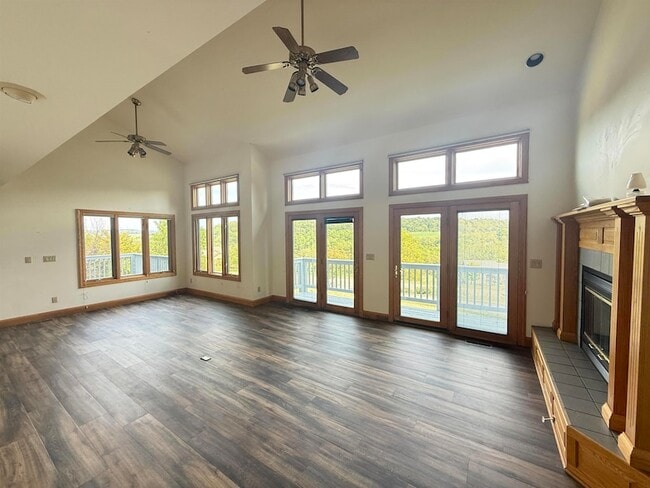 125 Cogan Dr in Galena, IL - Foto de edificio - Building Photo