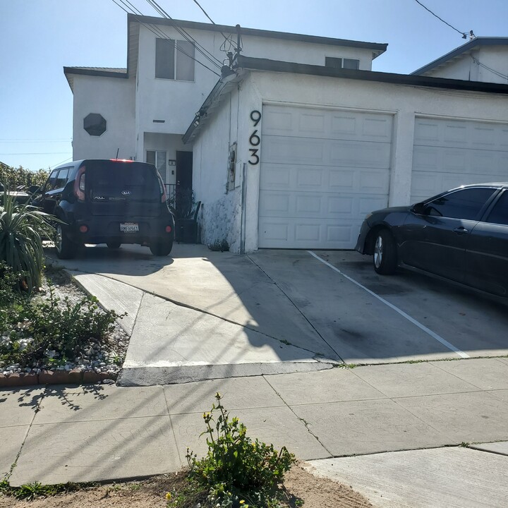 963 W Upland Ave in San Pedro, CA - Building Photo