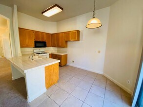 8275 Glencannon Way in Elk Grove, CA - Building Photo - Building Photo