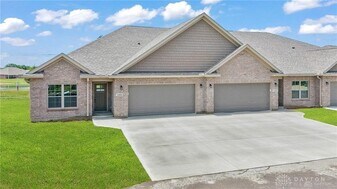 1160 Waterloo St in Troy, OH - Building Photo