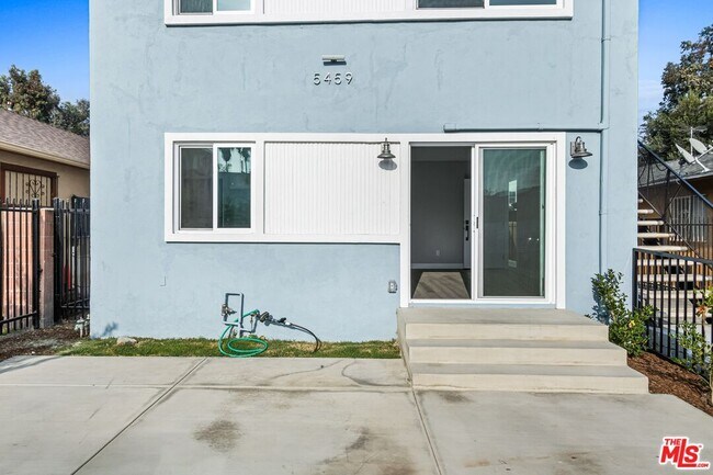 5459 Carlin St-Unit -1 in Los Angeles, CA - Building Photo - Building Photo