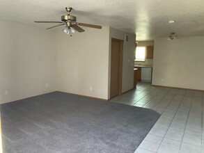 528 S Powerline Rd in Nampa, ID - Building Photo - Building Photo