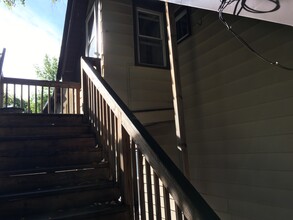 210 Thompson St, Unit #2 in Mankato, MN - Building Photo - Building Photo