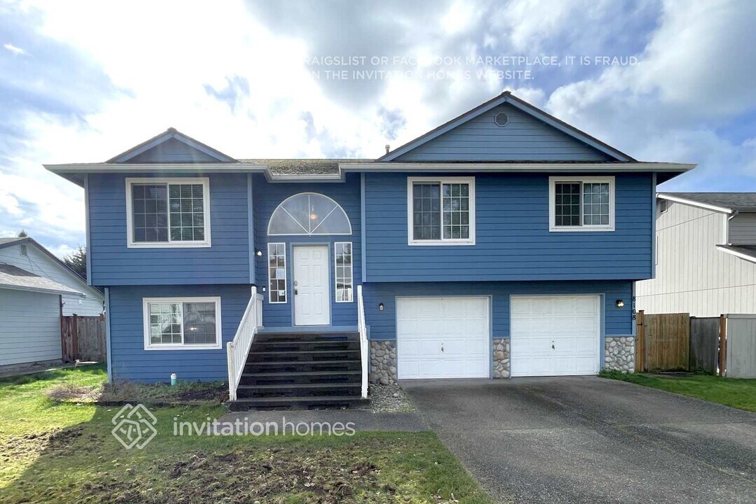 8108 202nd St Ct E, Unit 2 in Spanaway, WA - Building Photo