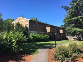 Erin Court in Beaverton, OR - Foto de edificio - Building Photo