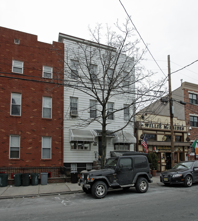 614 Grand St in Hoboken, NJ - Foto de edificio