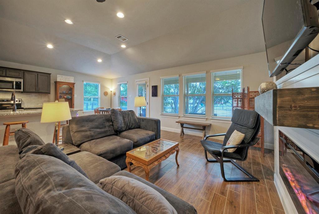 21707 Crystal Way in Leander, TX - Building Photo