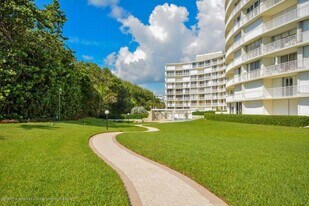 2780 S Ocean Blvd in Palm Beach, FL - Building Photo
