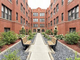 3943 N Janssen Ave, Unit A07C in Chicago, IL - Building Photo