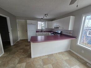 5109 50 St in Cold Lake, AB - Building Photo - Building Photo