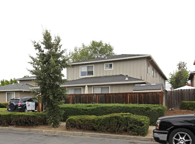 687 Ontario Ct in Sunnyvale, CA - Building Photo - Building Photo