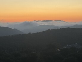 40500 Avenida La Cresta in Murrieta, CA - Building Photo