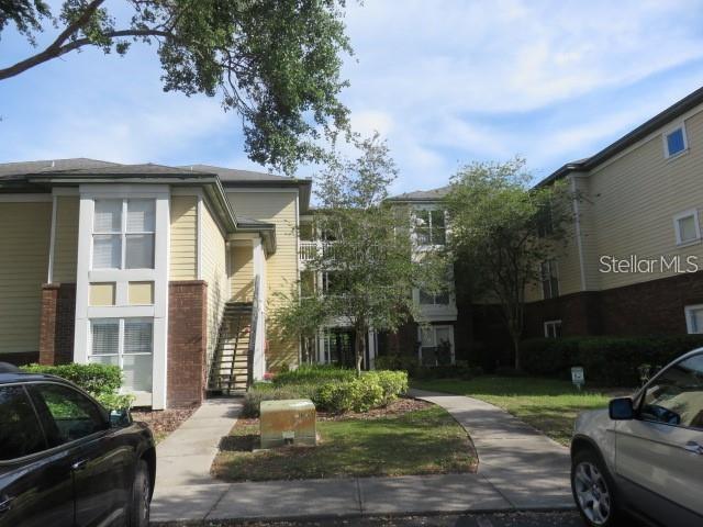 4115 Chatham Oak Ct in Tampa, FL - Building Photo