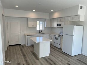 1457 E Taylor St in Phoenix, AZ - Building Photo - Building Photo