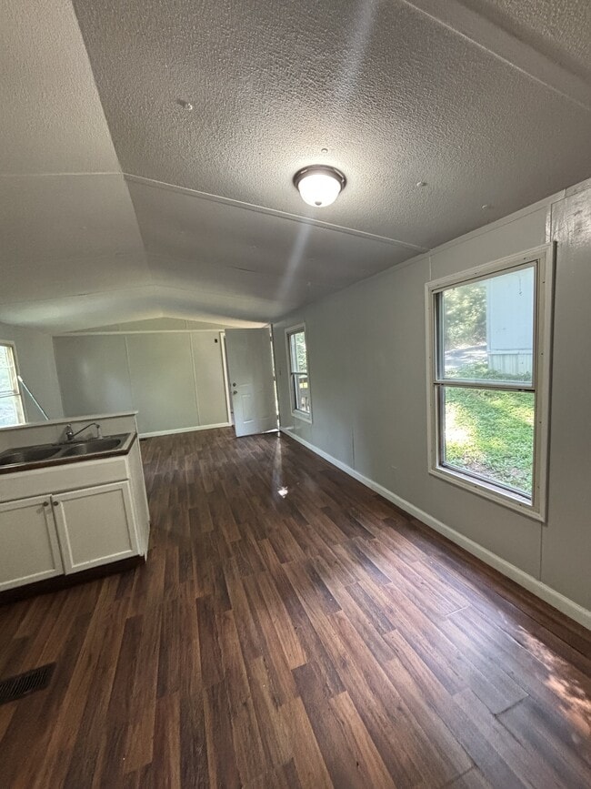 219 Cherry Tree Dr in Asheville, NC - Building Photo - Building Photo