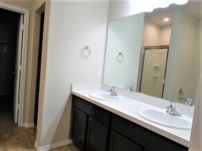 9915 Ranger Falls Ln in Shenandoah, TX - Building Photo - Building Photo