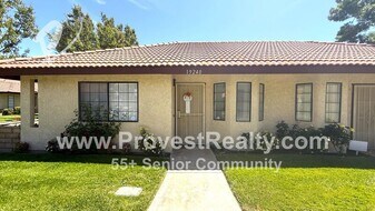 19240 Cottonwood Dr in Apple Valley, CA - Building Photo