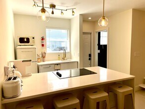 798 Crandon Blvd in Key Biscayne, FL - Building Photo - Building Photo