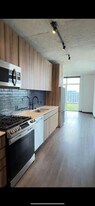 2165 W Lake St in Chicago, IL - Building Photo