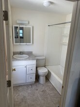 15 Pilling St, Unit Unit 2 in Haverhill, MA - Building Photo - Building Photo