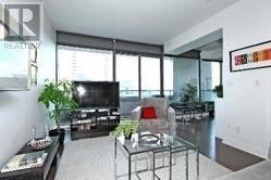 18-2918 Yorkville Ave in Toronto, ON - Building Photo - Building Photo