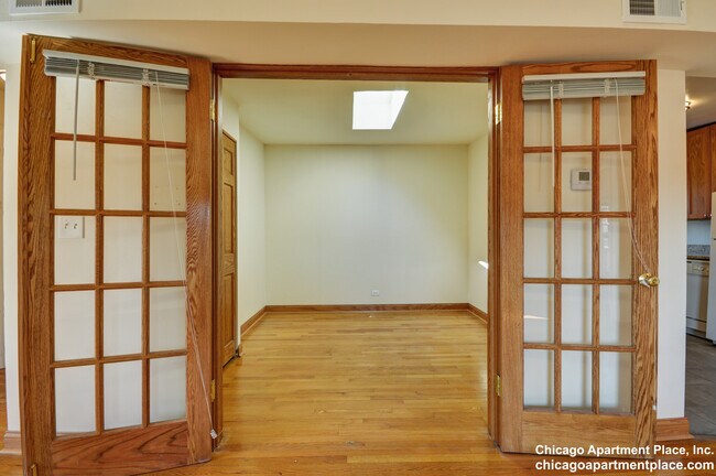 611 W Briar Pl in Chicago, IL - Building Photo - Building Photo