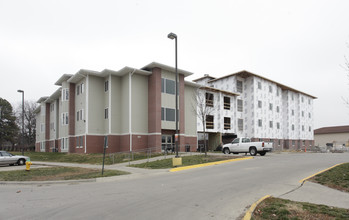 Hull Apartments in Des Moines, IA - Foto de edificio - Building Photo