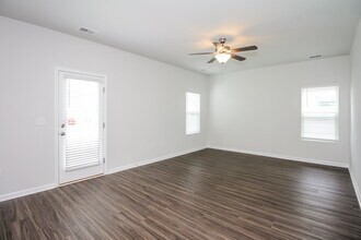 220 Dorian Lp in Myrtle Beach, SC - Building Photo - Building Photo