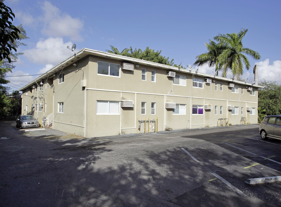 The Twin Oaks in South Miami, FL - Building Photo