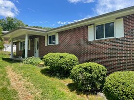 4630 Sherry Ln in Red Bank, TN - Building Photo