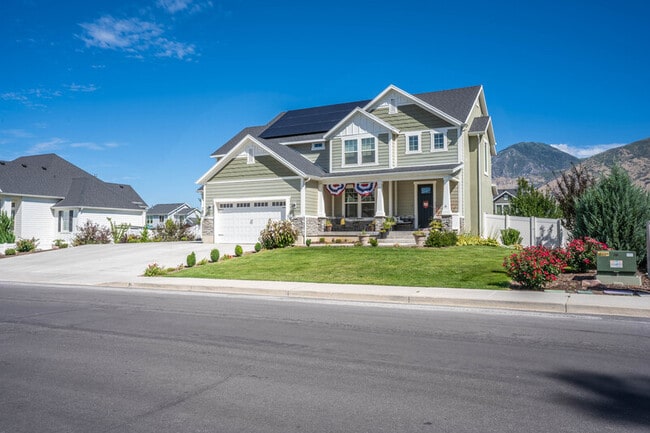 property at 81 E 600 N