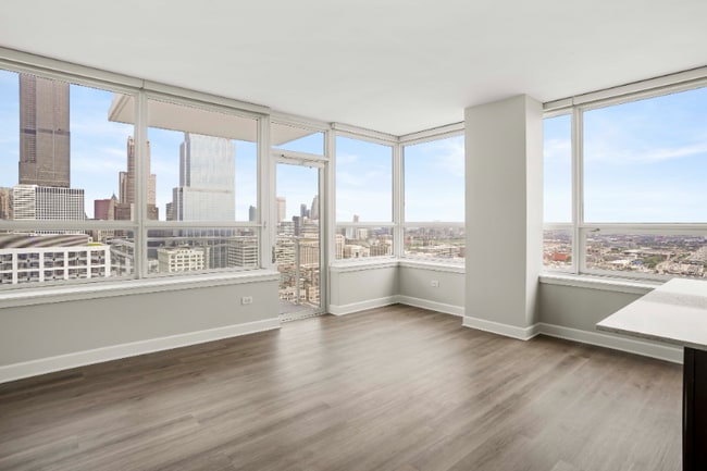 property at 709 W Adams St