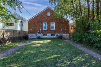 6251 Odell St in St. Louis, MO - Foto de edificio - Building Photo