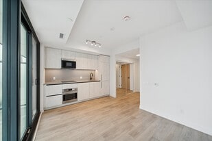 35 Parliament St in Toronto, ON - Building Photo