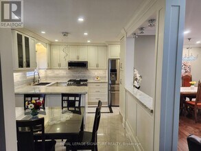 4281 Woodington Dr in Mississauga, ON - Building Photo - Building Photo