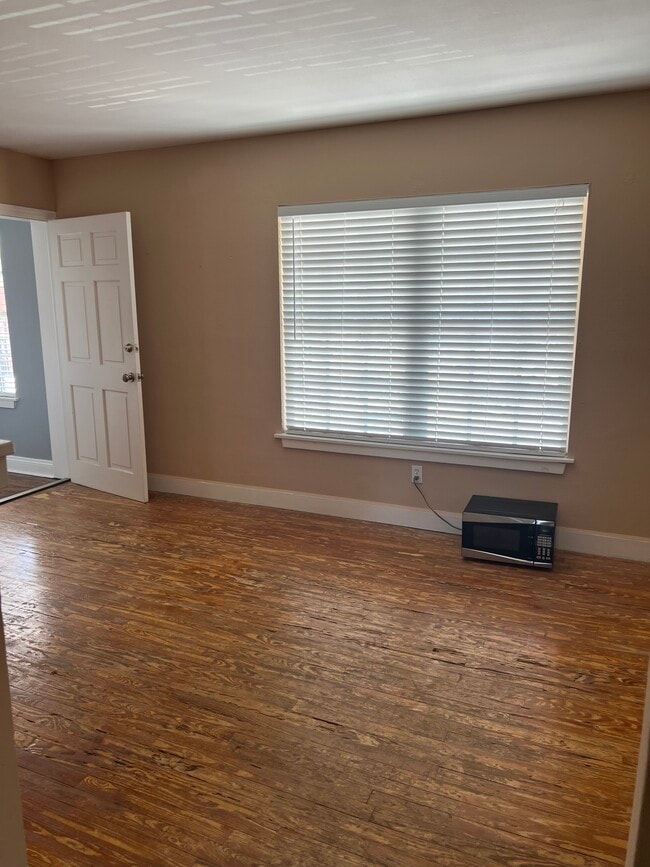 1310 3rd Ave W in Bradenton, FL - Foto de edificio - Building Photo