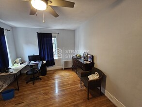 5 Spofford Rd, Unit 8 in Boston, MA - Building Photo - Building Photo