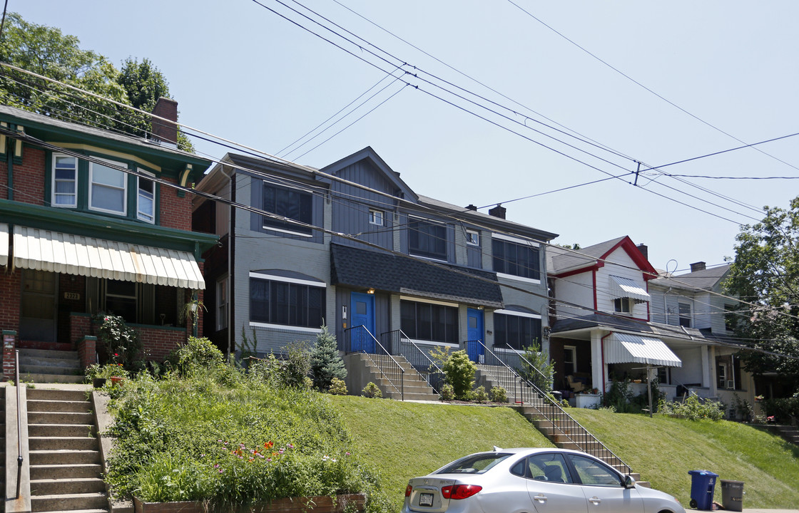 2325 Eldridge St in Pittsburgh, PA - Building Photo