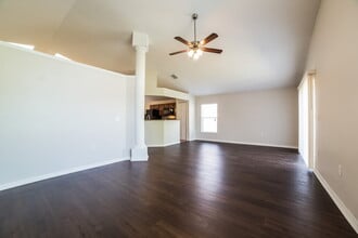 2372 Queenswood Cir in Kissimmee, FL - Building Photo - Building Photo