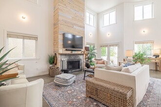 127 Galleon St, Unit 2 in Marina Del Rey, CA - Building Photo - Building Photo