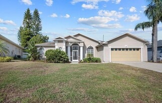 2276 Colony Club Dr in Lakeland, FL - Building Photo