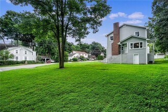 80 Greenville Rd in Katonah, NY - Building Photo - Building Photo