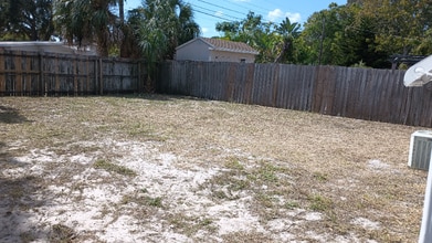 7228 35th Ave N in St. Petersburg, FL - Building Photo - Building Photo