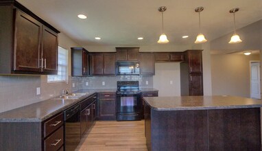 1023 S Tanner Ave in Springfield, MO - Building Photo - Building Photo