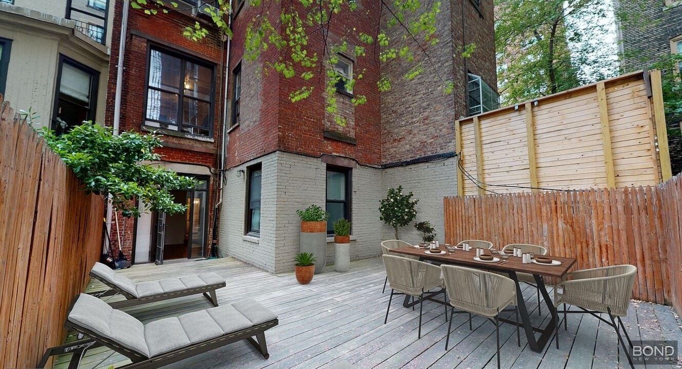 157 E 71st St in New York, NY - Building Photo